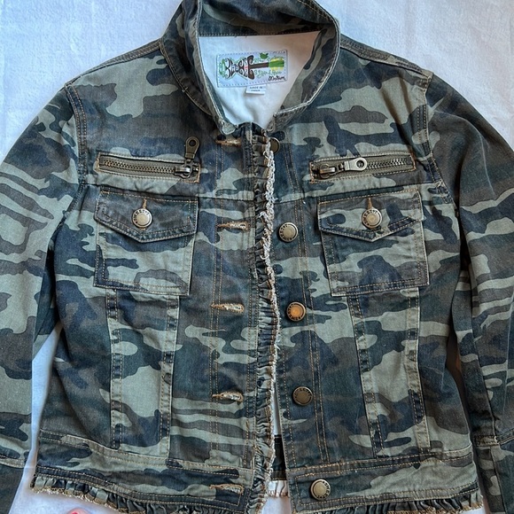 Sweet T women’s cropped camo jean jacket. Lots of detail szM - Picture 1 of 8